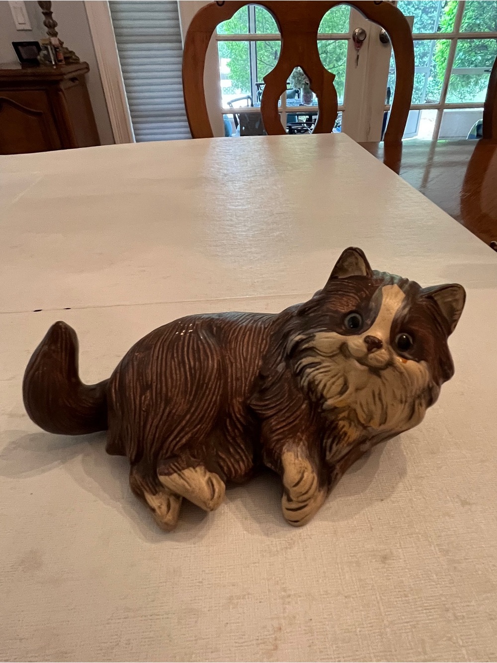 Vintage Brown & cream Ceramic Cat Figurine. Adorable kitty face & expression!